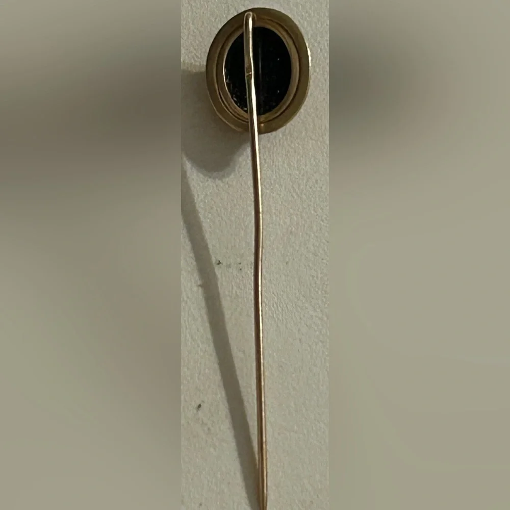 Antique Victorian 10K Yellow Gold Carved Hardstone Cameo Silhouette Stickpin